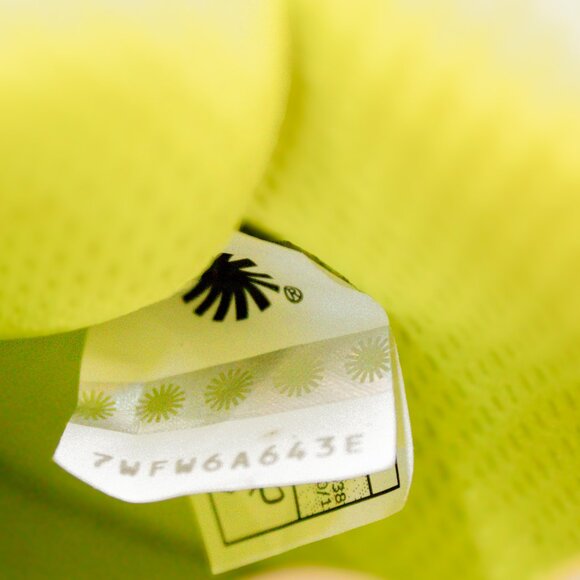 UGG Highland Hi Heritage Mesh Chestnut Women's Size 8.5 - Picture 8 of 10